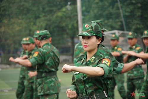 Nữ quân nhân biên phòng xứ Nghệ
	
